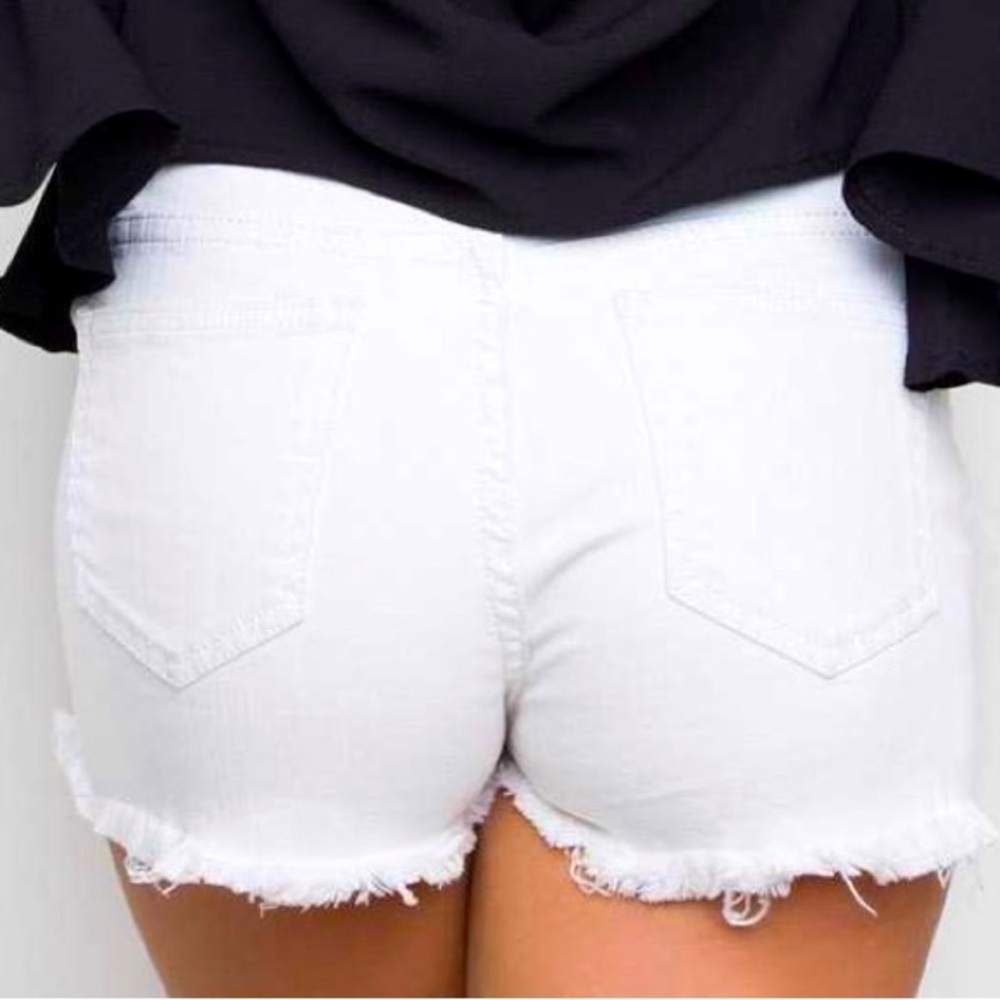 MACHNE Distressed White Denim Shorts. NWT! - Picture 8 of 8